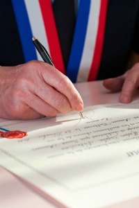 Signature d'un contrat par le maire sans autorisation préalable du Conseil municipal